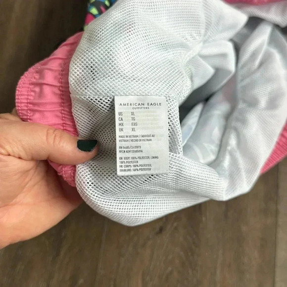 American Eagle Swim Trunks.  Men’s size XL.  Like new! - Picture 5 of 7